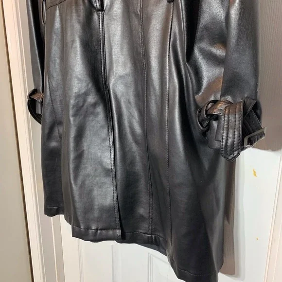 EUC Kings Image Faux Leather‎ Fleece Lined Double Breasted Trenchcoat Size 42